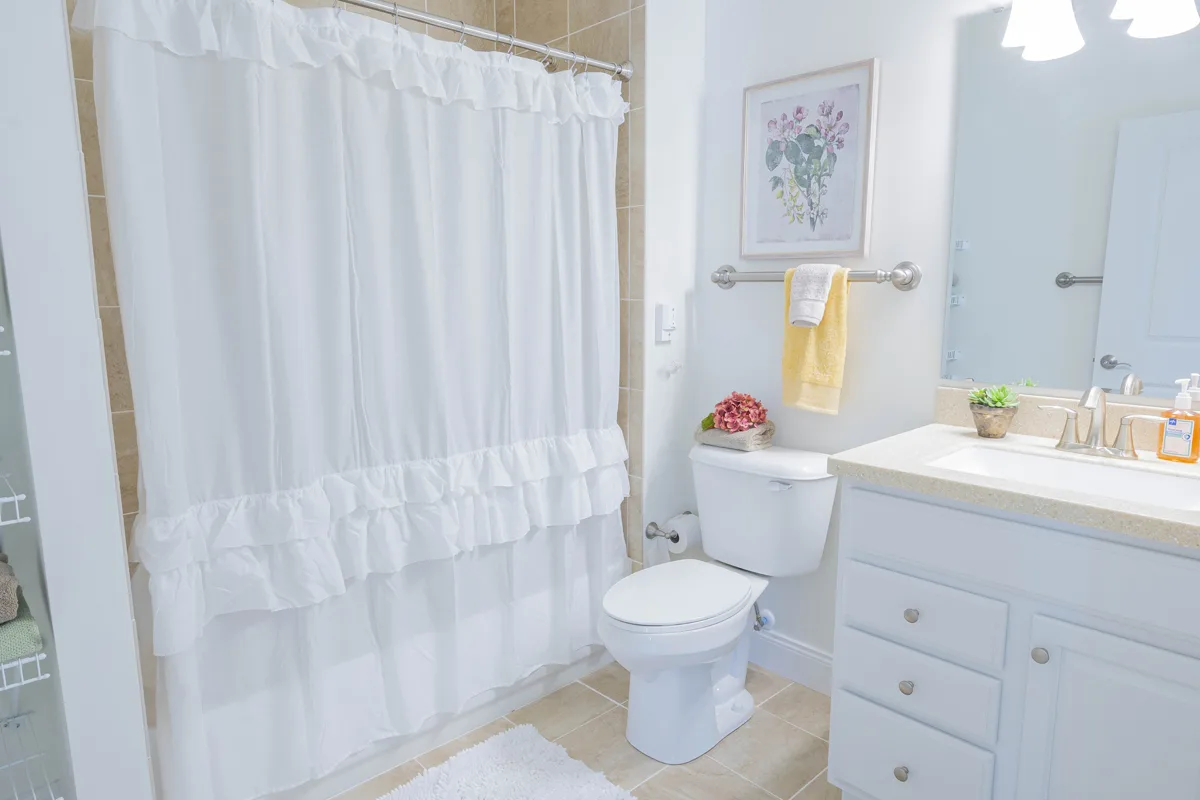 Otterbein Lebanon Orchard home bathroom