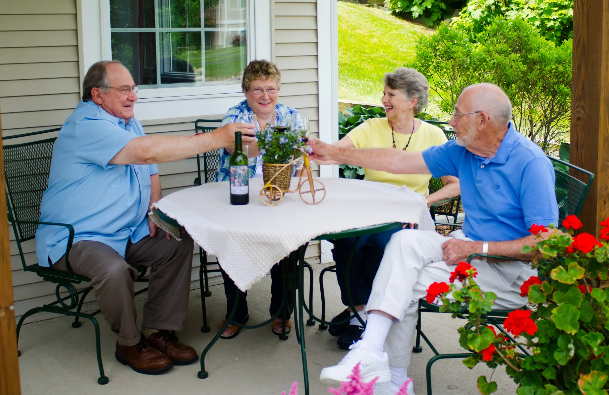 Senior Living Communities Fosters Friendships